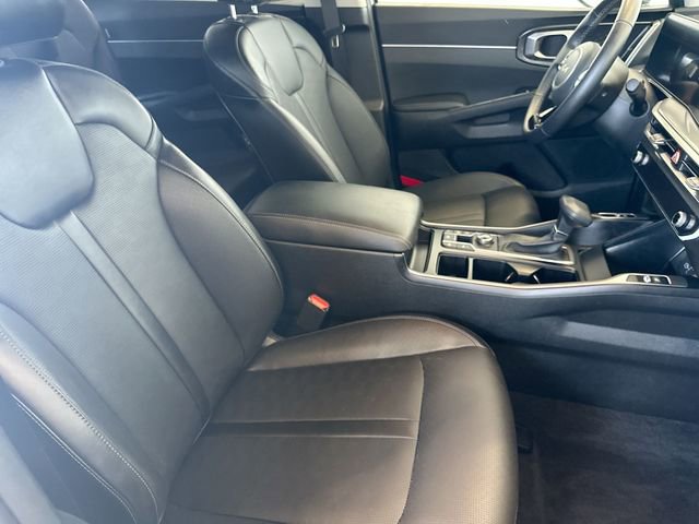 Certified 2025 Kia Sorento S FWD image 27