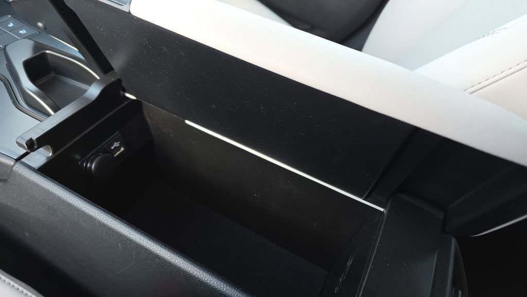 Used 2025 Lexus UX 300h AWD image 28