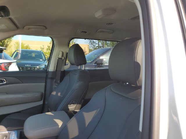 New 2027 Kia Carnival EX FWD image 23