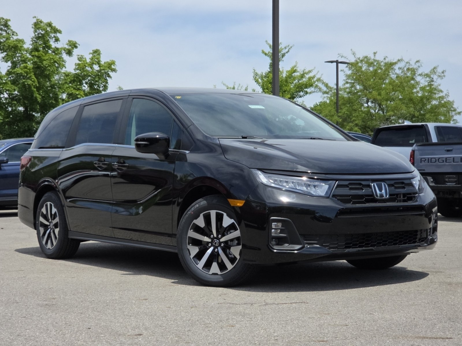 New 2026 Honda Odyssey EX-L image 2