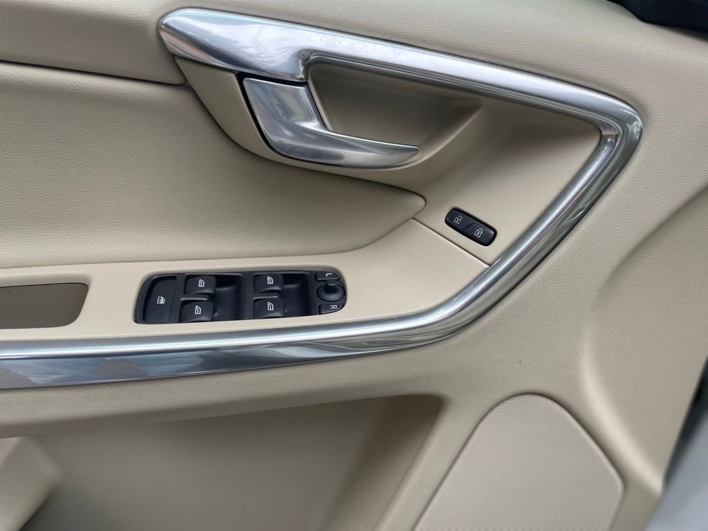 Used 2013 Volvo XC60 3.2 Premier Plus image 9