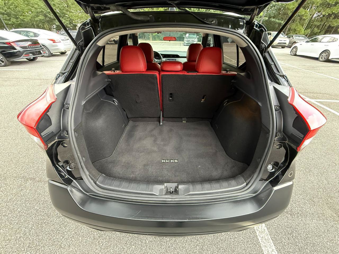 Used 2018 Nissan Kicks S FWD image 27