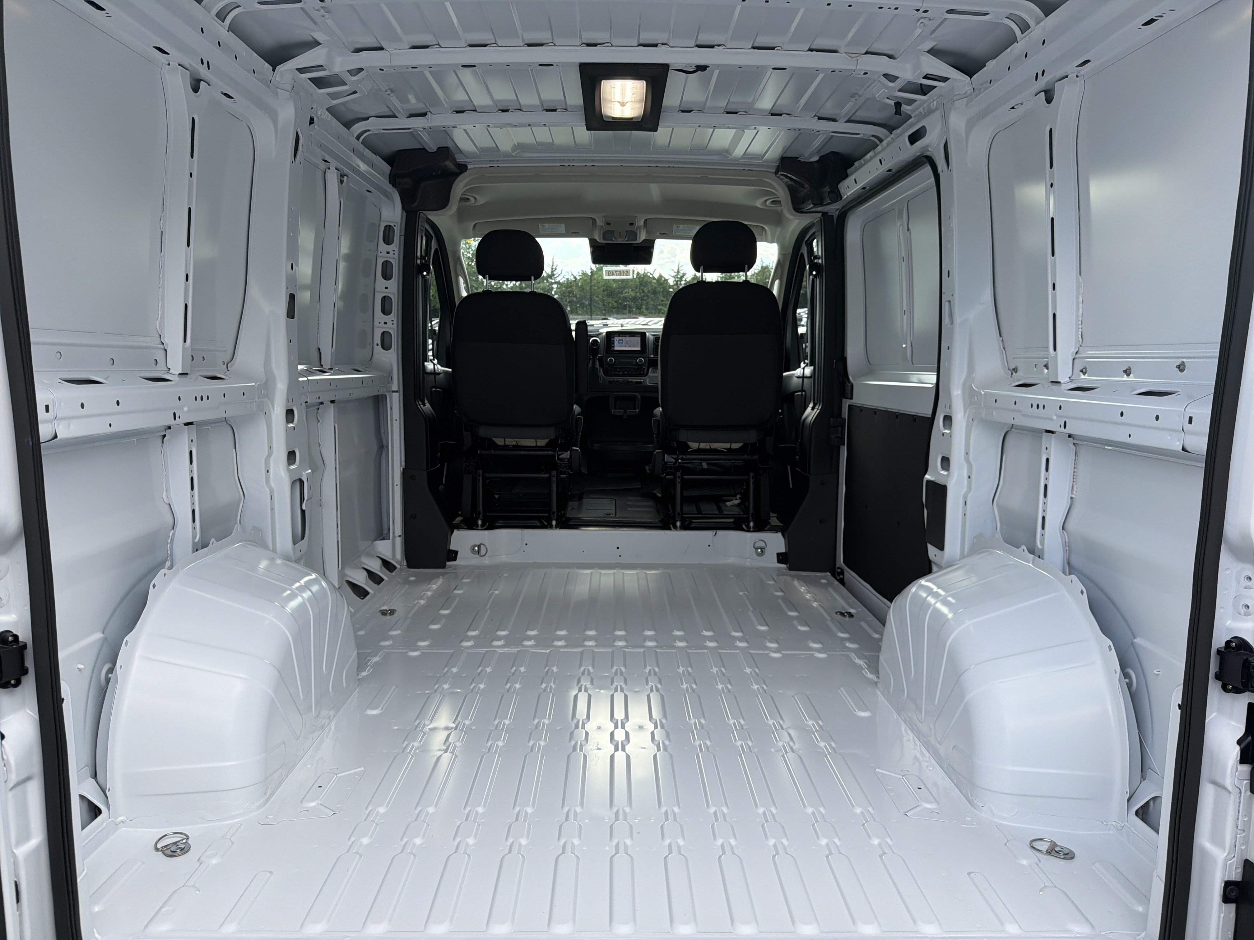 New 2026 RAM ProMaster 1500 w/ Convenience Group FWD image 21