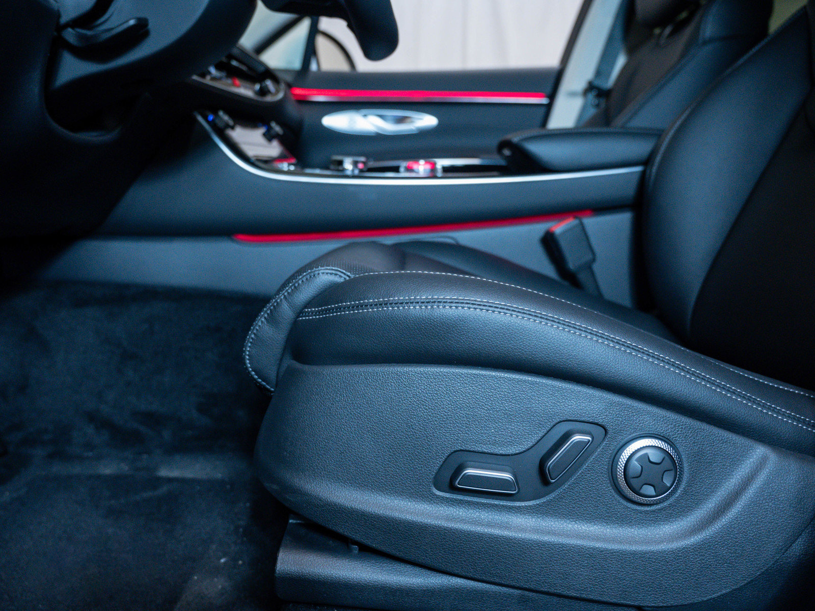 Used 2026 Genesis GV70 2.5T image 17