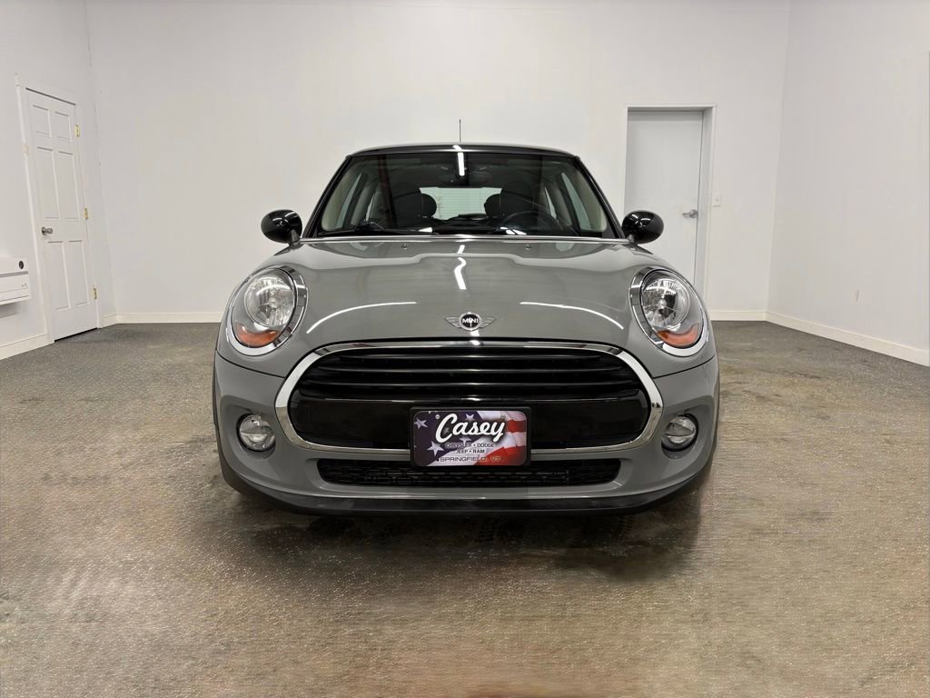 Used 2017 MINI Cooper 2-Door Hardtop image 4