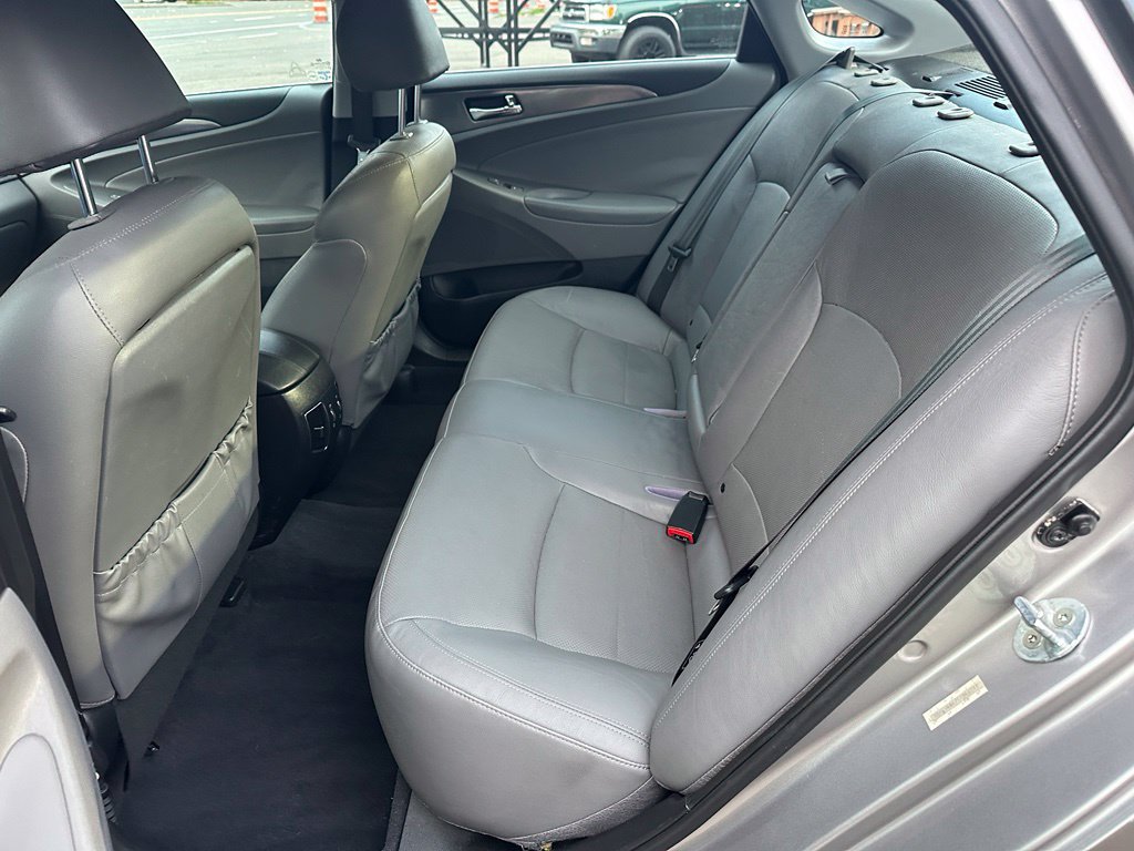 Used 2012 Hyundai Sonata Hybrid w/ Leather Pkg FWD image 10