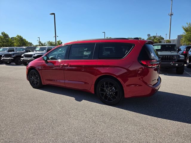 New 2027 Chrysler Pacifica Limited w/ S Appearance Package FWD image 9