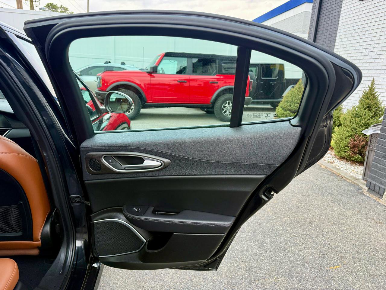 Used 2022 Alfa Romeo Giulia Ti AWD/4WD image 23