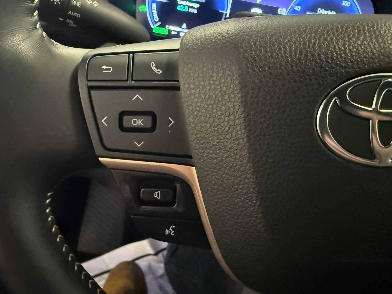 Used 2024 Toyota Crown Limited w/ Advanced Technology Package AWD/4WD image 30