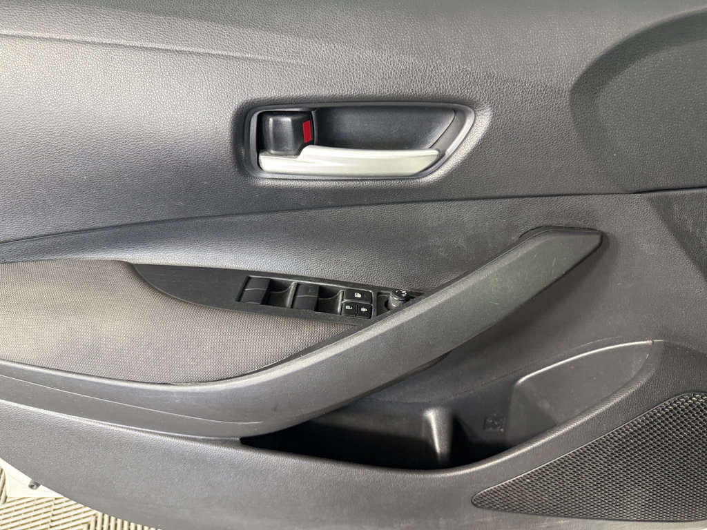 Used 2022 Toyota Corolla LE image 22