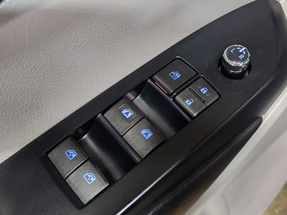 Used 2019 Toyota Highlander Plus FWD image 43