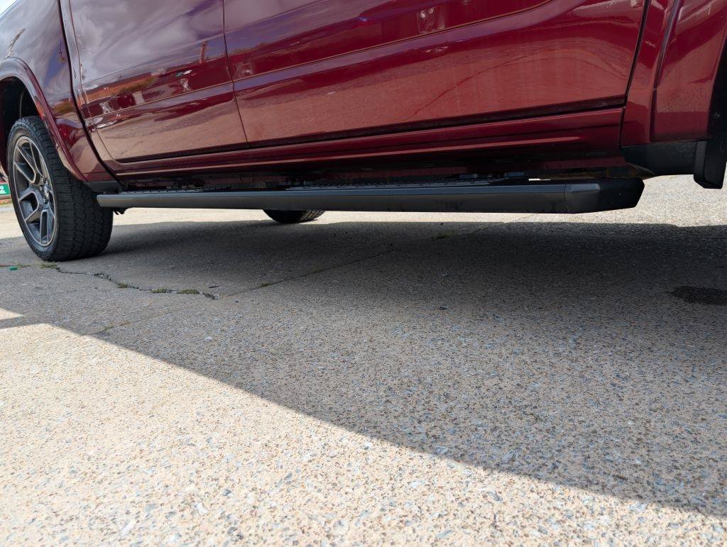 Used 2020 RAM 1500 Laramie AWD/4WD image 11