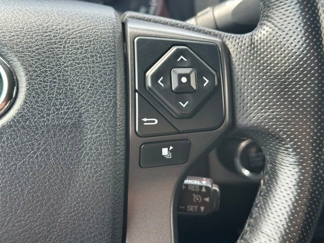 Used 2017 Toyota Tacoma TRD Sport w/ Tow Package (A/T) AWD/4WD image 16