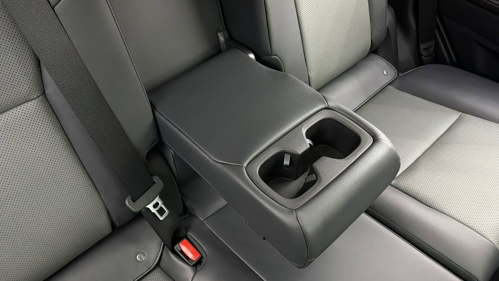 Used 2026 Lexus GX 550 w/ Accessory Package (2T) image 39