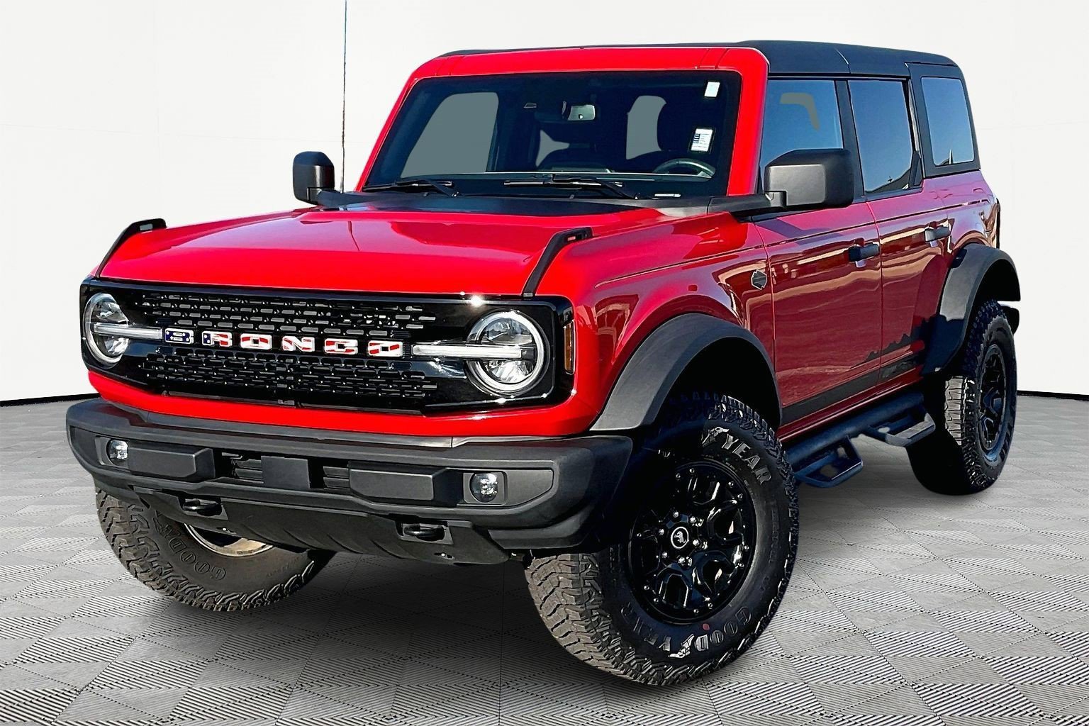 Used 2022 Ford Bronco Wildtrak image 2