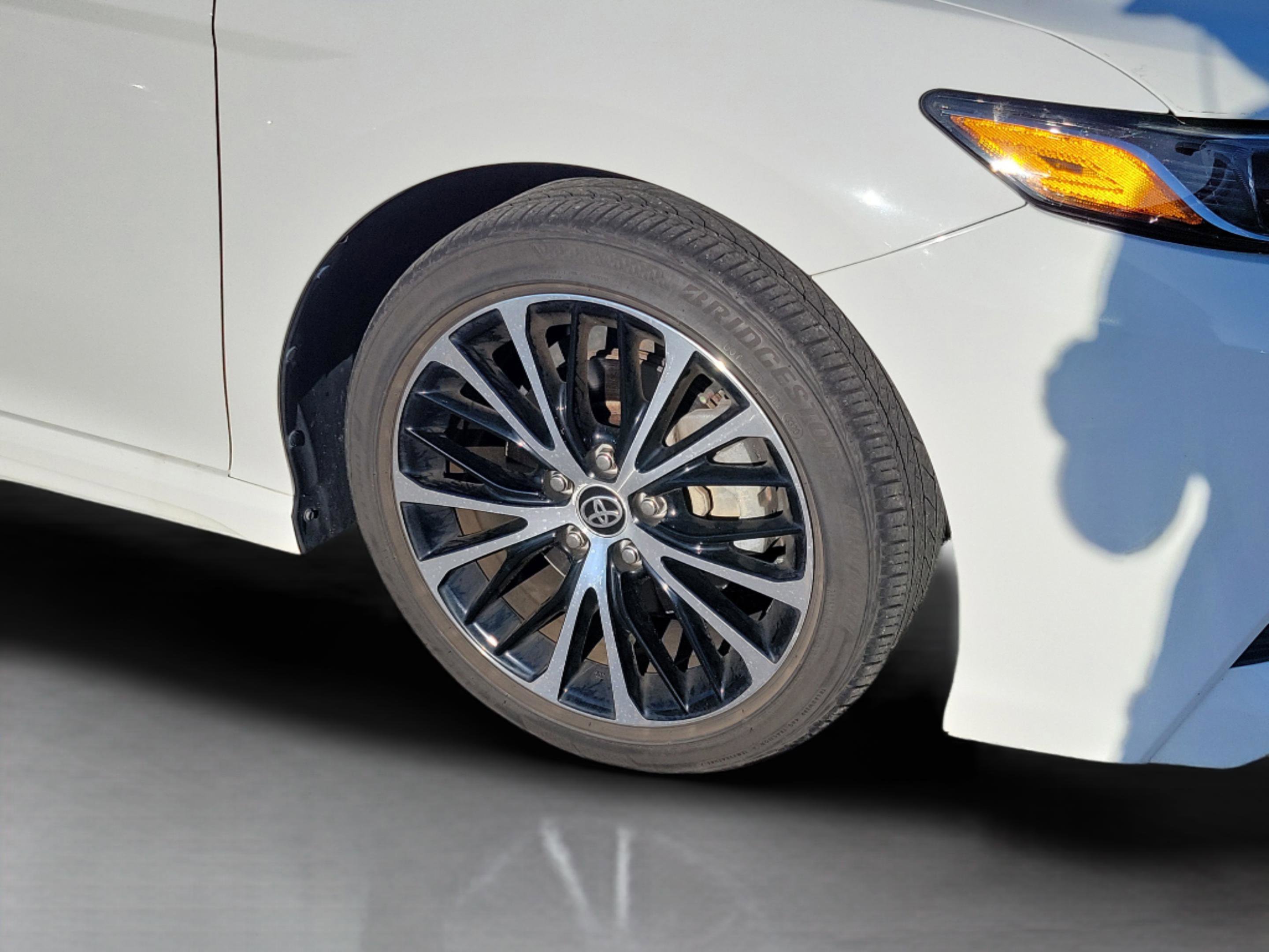 Used 2020 Toyota Camry SE image 16