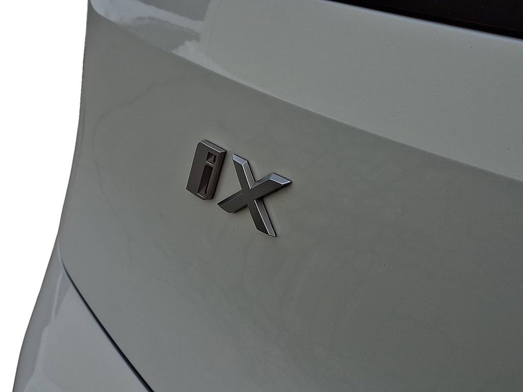 Certified 2026 BMW iX xDrive45 w/ M Sport Package image 31