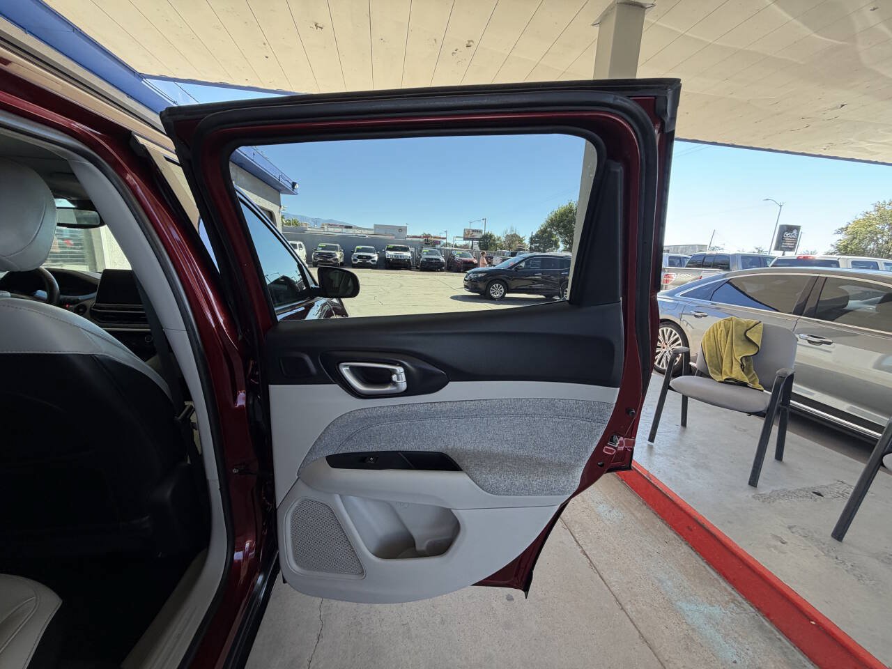 Used 2022 Jeep Compass Latitude w/ Sun and Sound Group AWD/4WD image 14