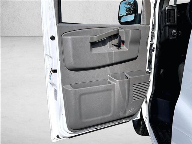 Used 2020 GMC Savana 2500 Extended w/ Driver Convenience Package RWD image 17