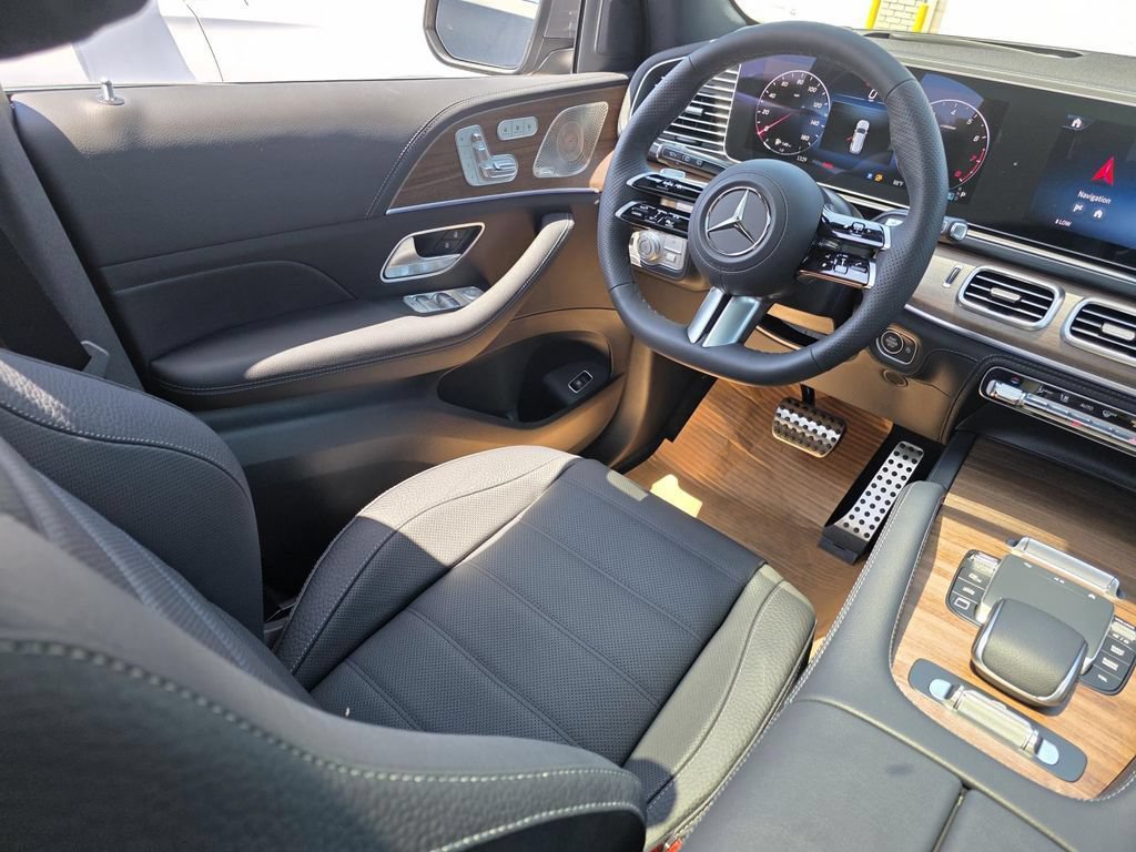 New 2026 Mercedes-Benz GLS 580 4MATIC image 30