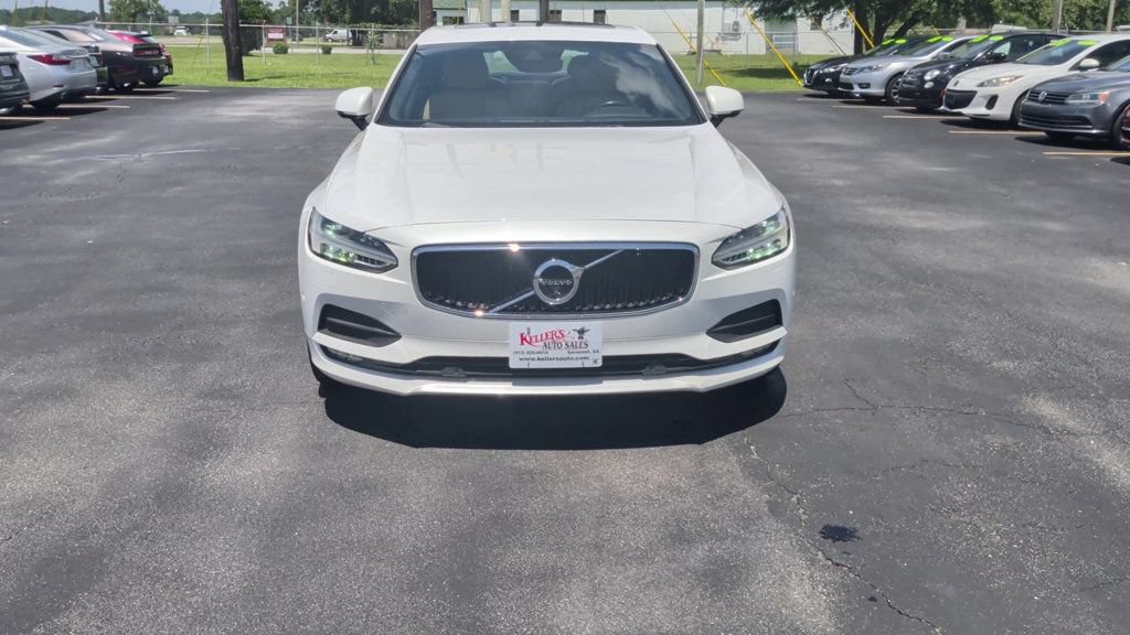 Used 2018 Volvo S90 T5 Momentum w/ Convenience Package FWD image 3