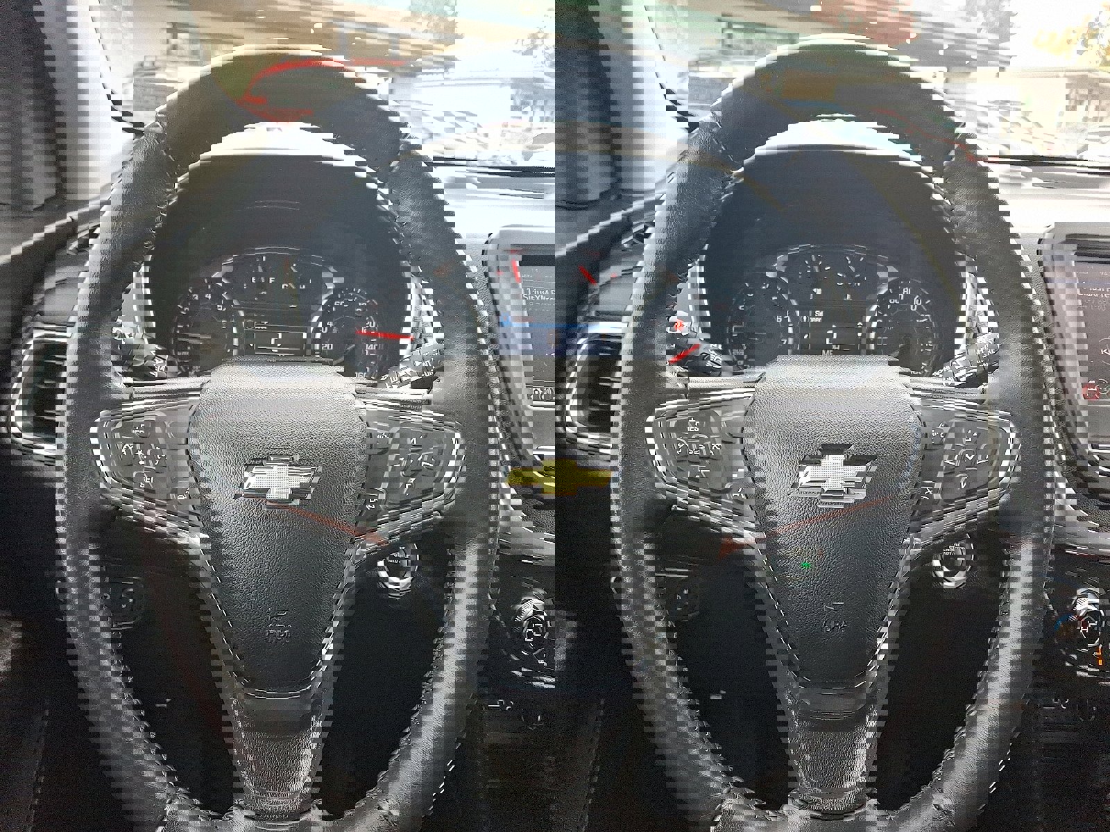 Used 2021 Chevrolet Equinox LT image 18