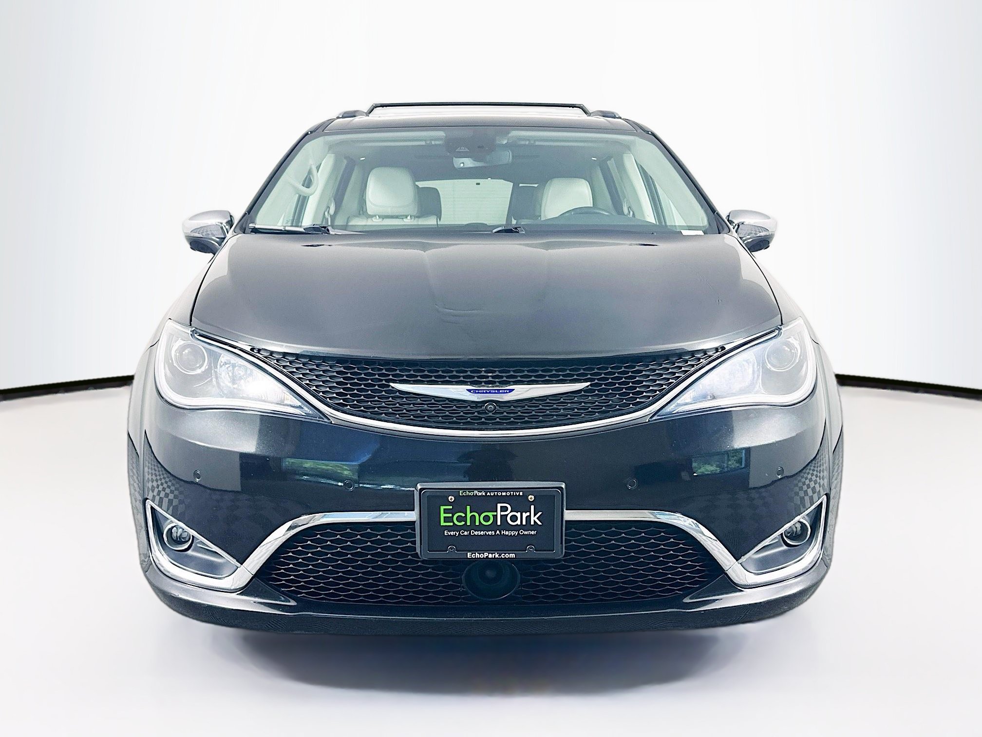 Used 2020 Chrysler Pacifica Limited w/ Advanced Safetytec Group FWD image 2