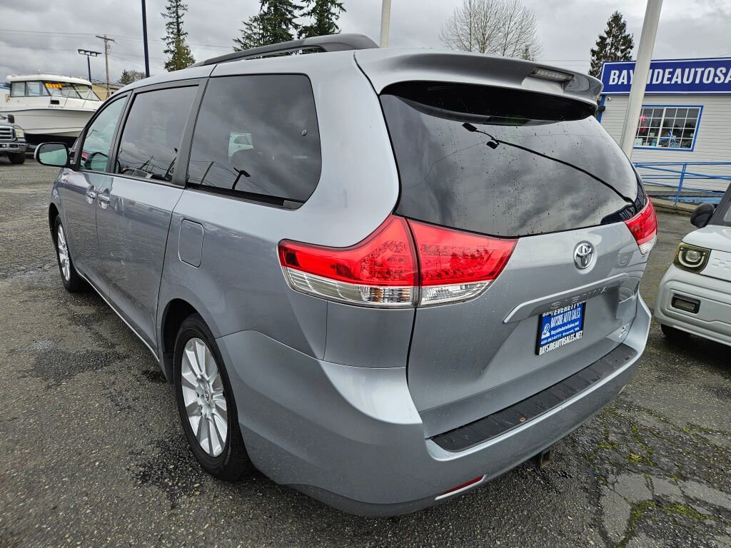 Used 2011 Toyota Sienna XLE AWD/4WD image 3