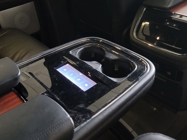 Used 2023 Lincoln Navigator Reserve AWD/4WD image 12