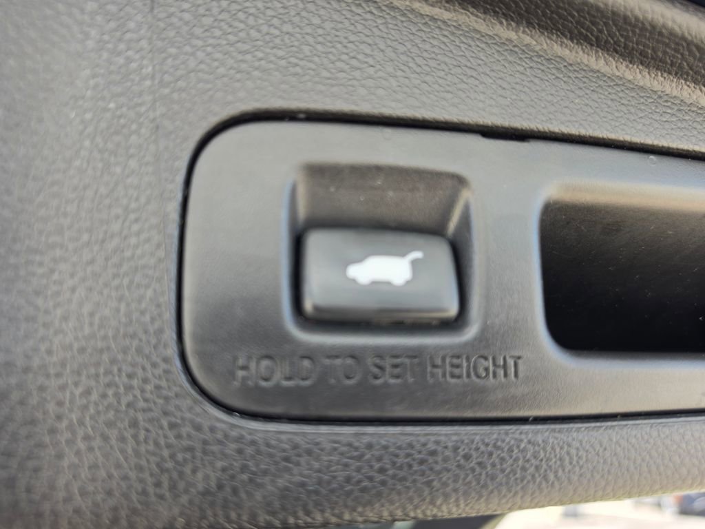 Used 2019 Honda CR-V Touring image 14