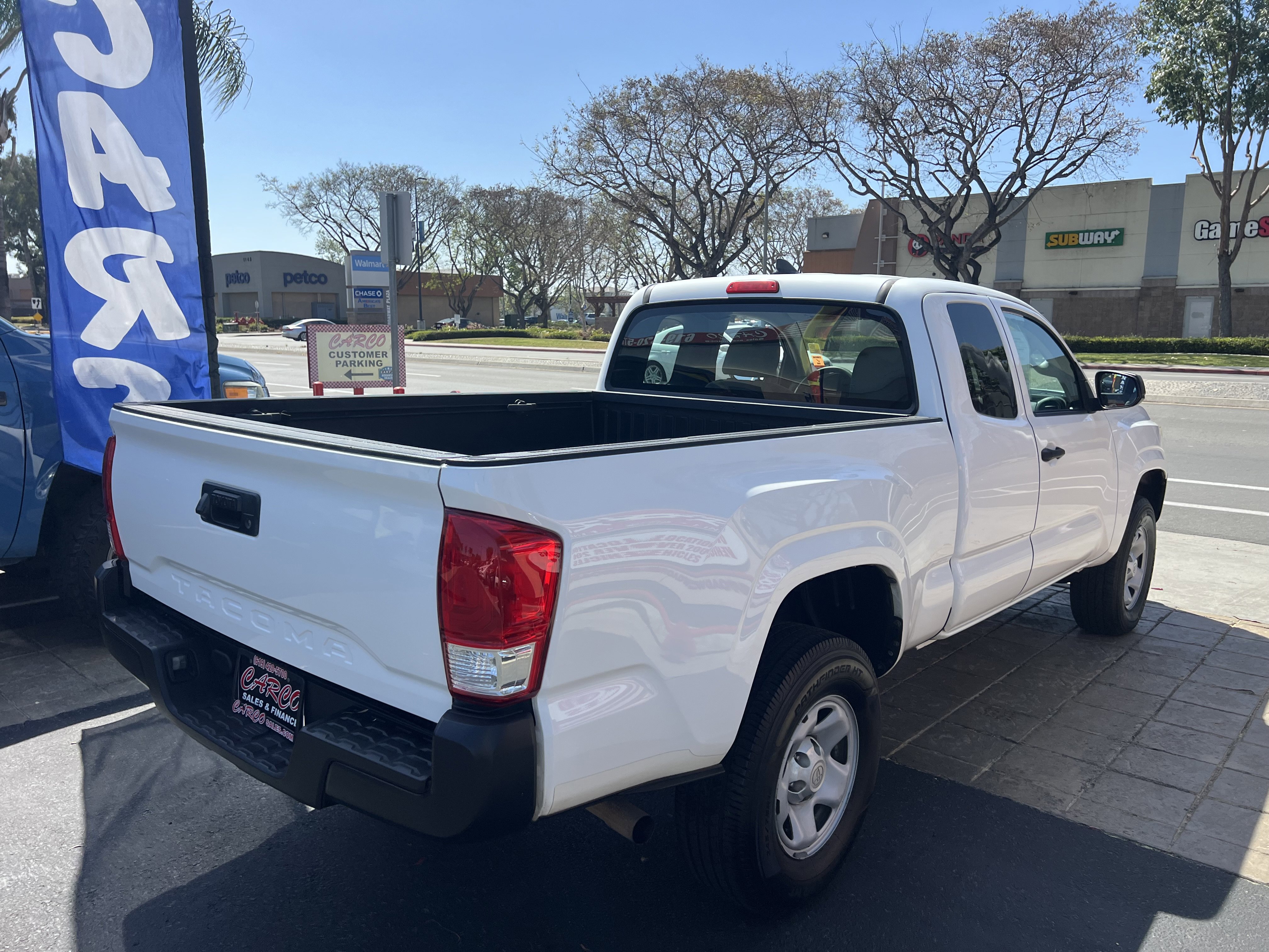 Used 2016 Toyota Tacoma SR RWD image 9