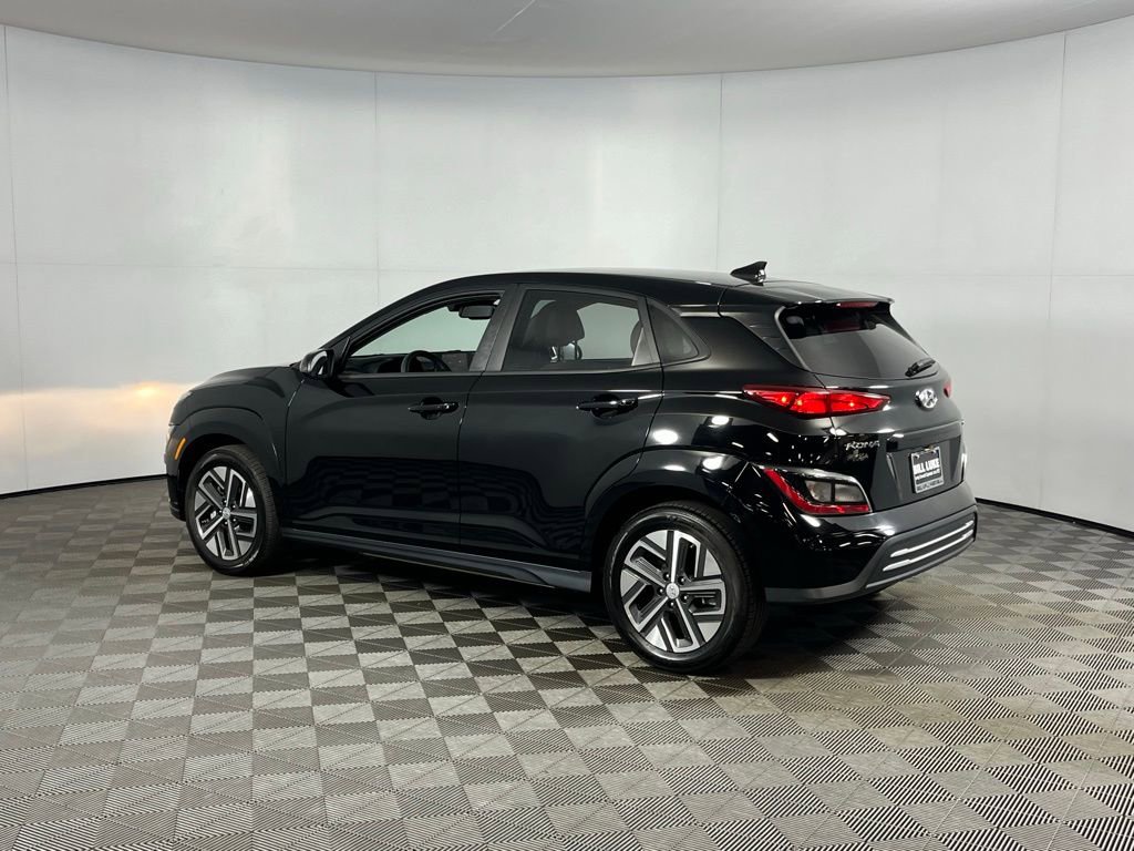 Used 2023 Hyundai Kona SE image 8
