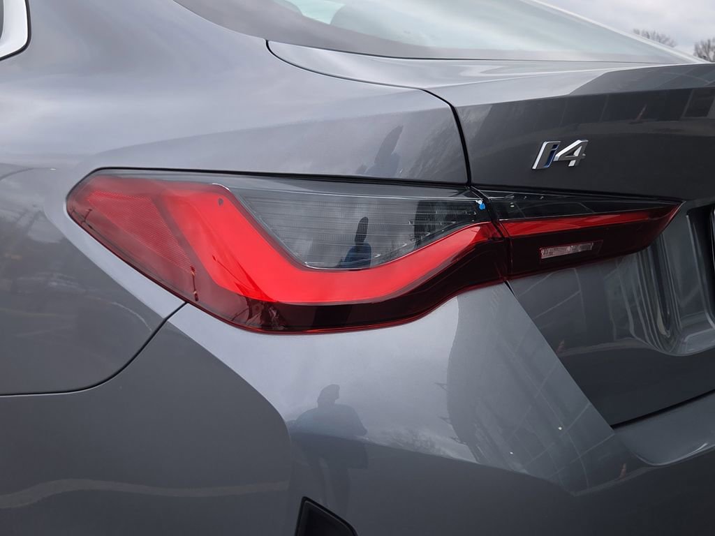 Used 2024 BMW i4 xDrive40i image 11