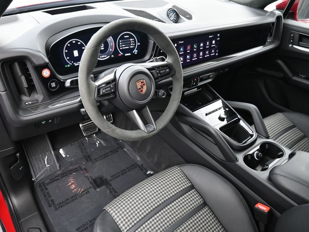 Certified 2025 Porsche Cayenne GTS image 4