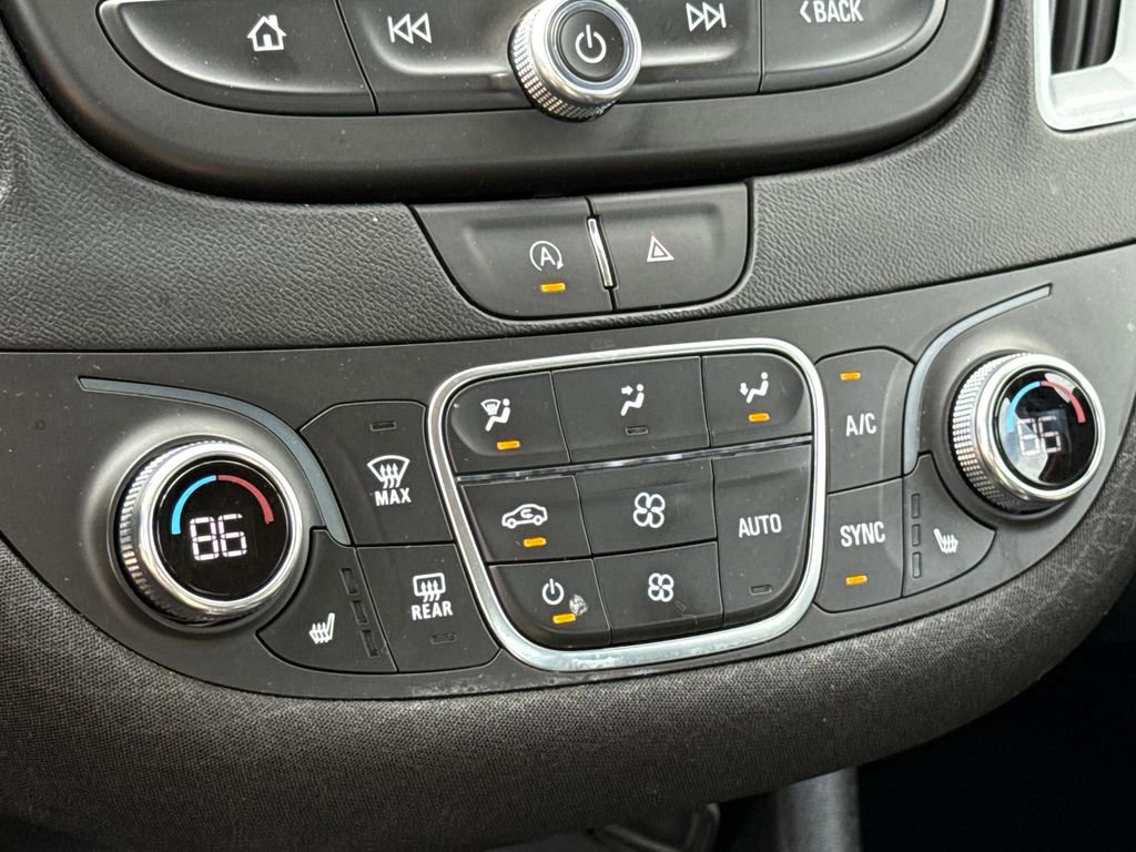 Used 2024 Chevrolet Malibu LT image 26