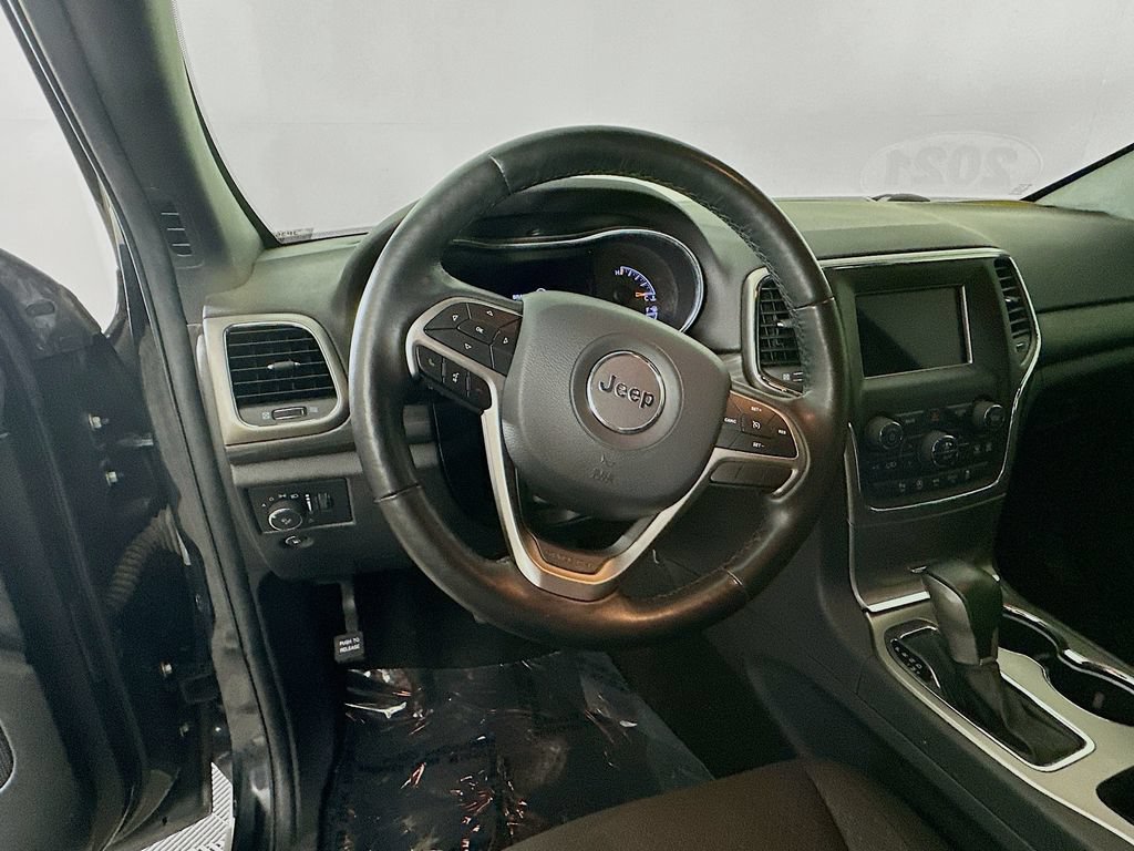 Certified 2021 Jeep Grand Cherokee Laredo w/ Security & Convenience Group AWD/4WD image 18