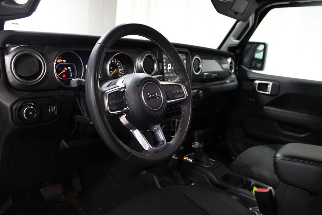 Used 2023 Jeep Wrangler Sahara image 18