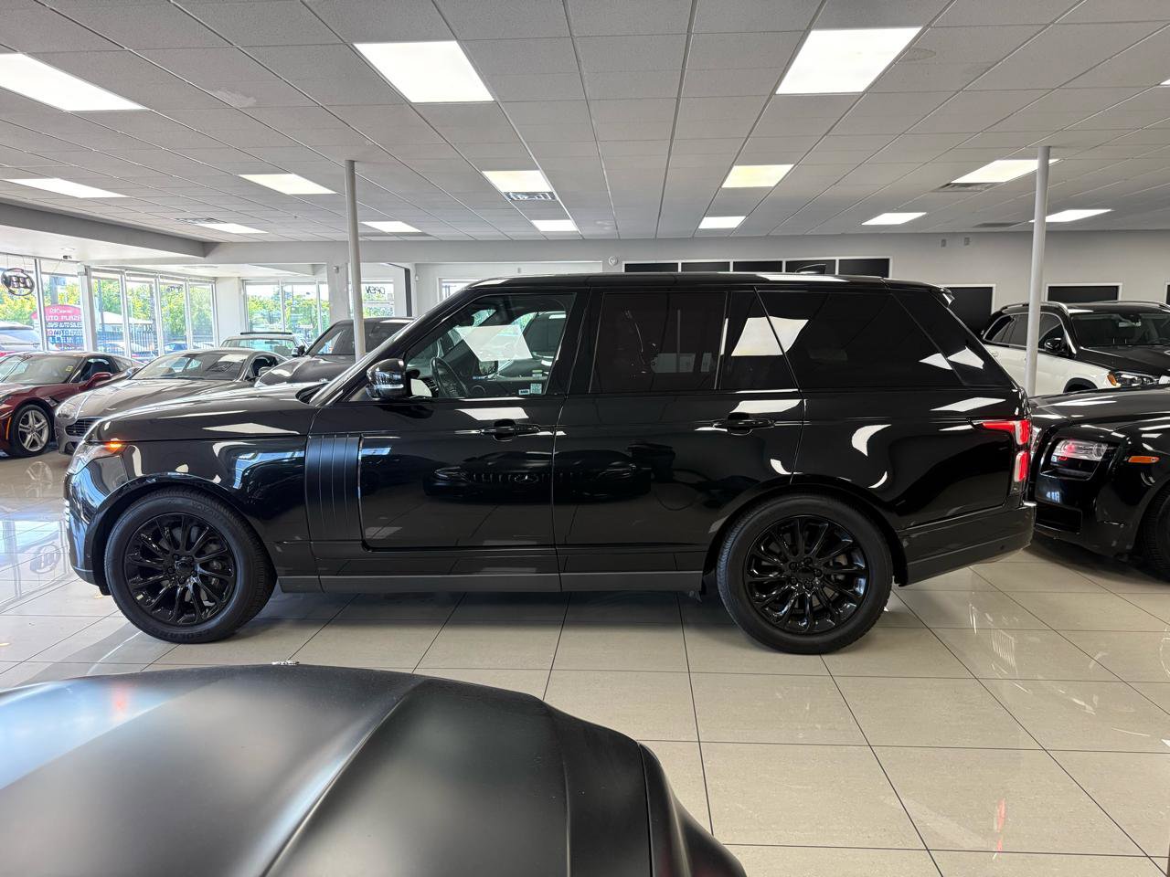 Used 2018 Land Rover Range Rover HSE image 7