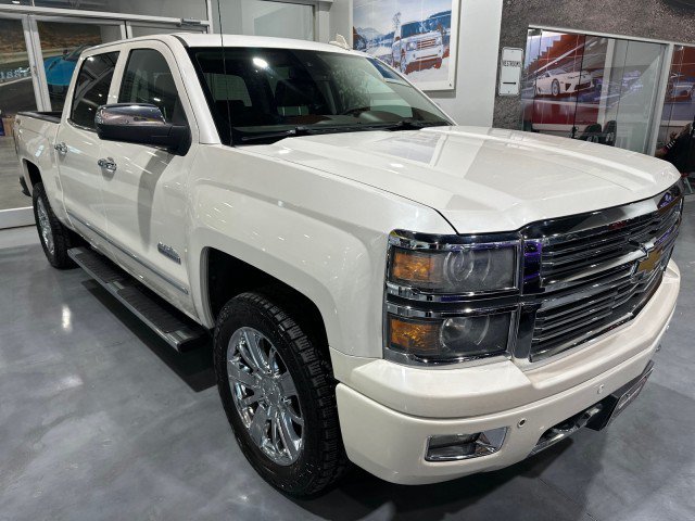 Used 2015 Chevrolet Silverado 1500 High Country w/ High Country Premium Package AWD/4WD image 13