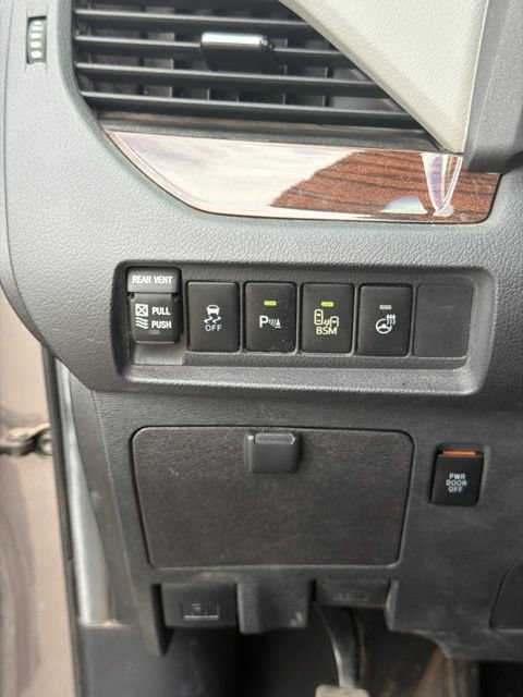 Used 2015 Toyota Sienna Limited AWD/4WD image 22