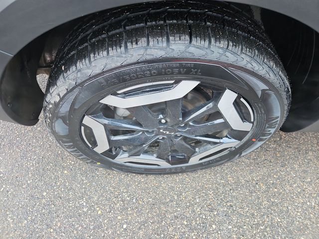 Used 2025 Kia Telluride S image 16