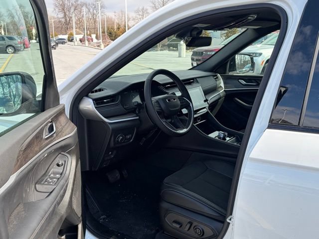 New 2026 Jeep Grand Cherokee Altitude AWD/4WD image 13