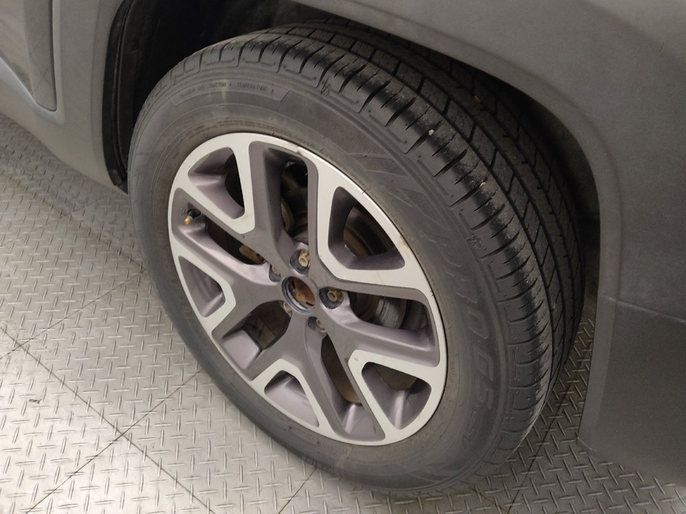 Used 2015 Jeep Renegade Latitude w/ Popular Equipment Group FWD image 31