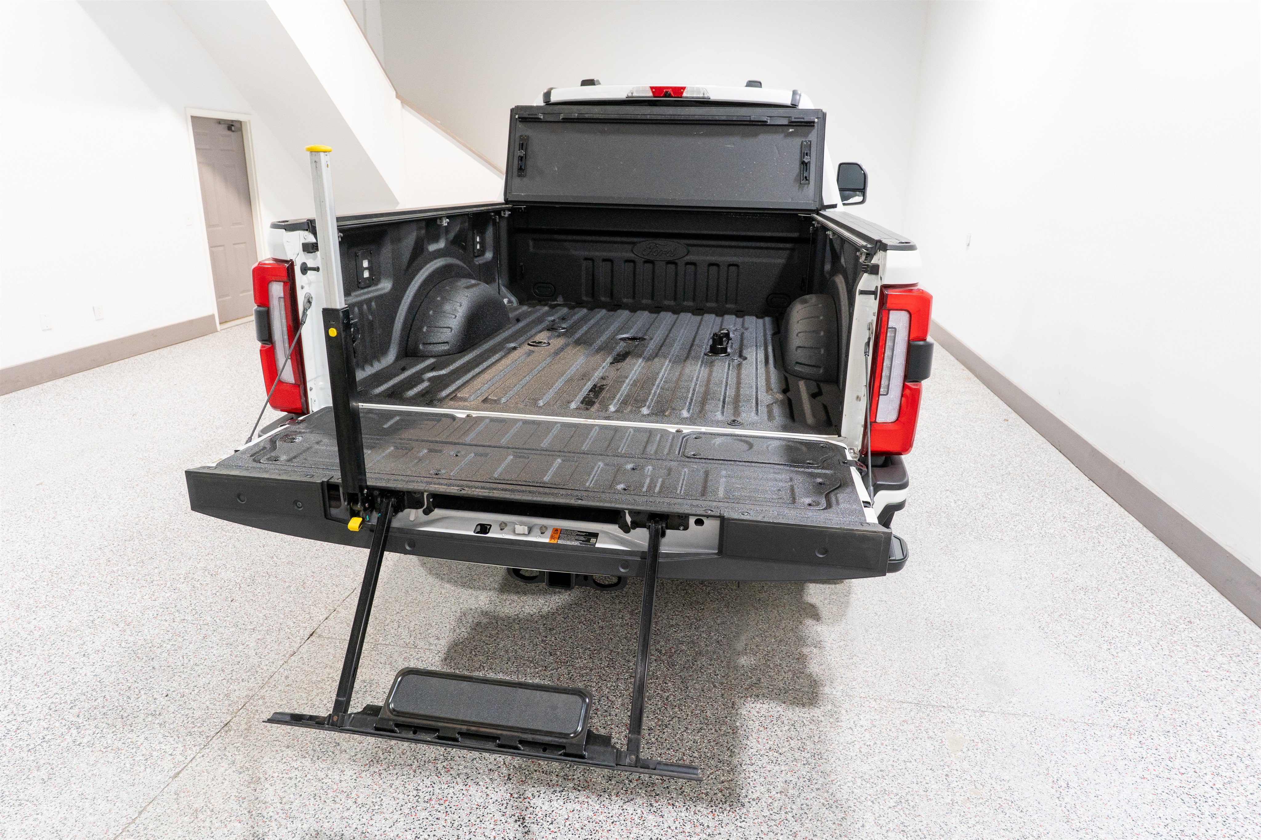 Used 2024 Ford F350 Platinum AWD/4WD image 12