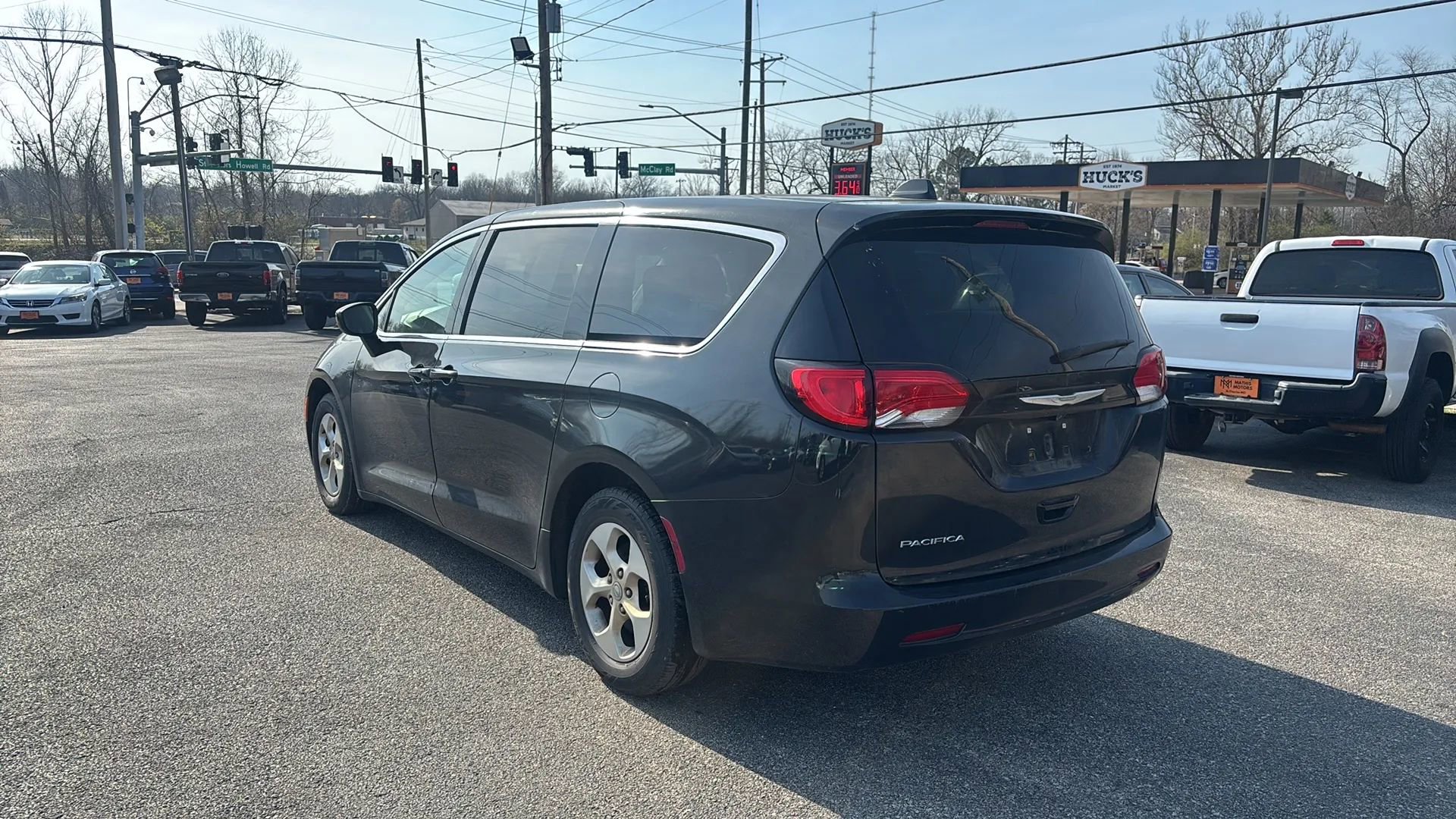 Used 2017 Chrysler Pacifica LX w/ Tire & Wheel Group image 3