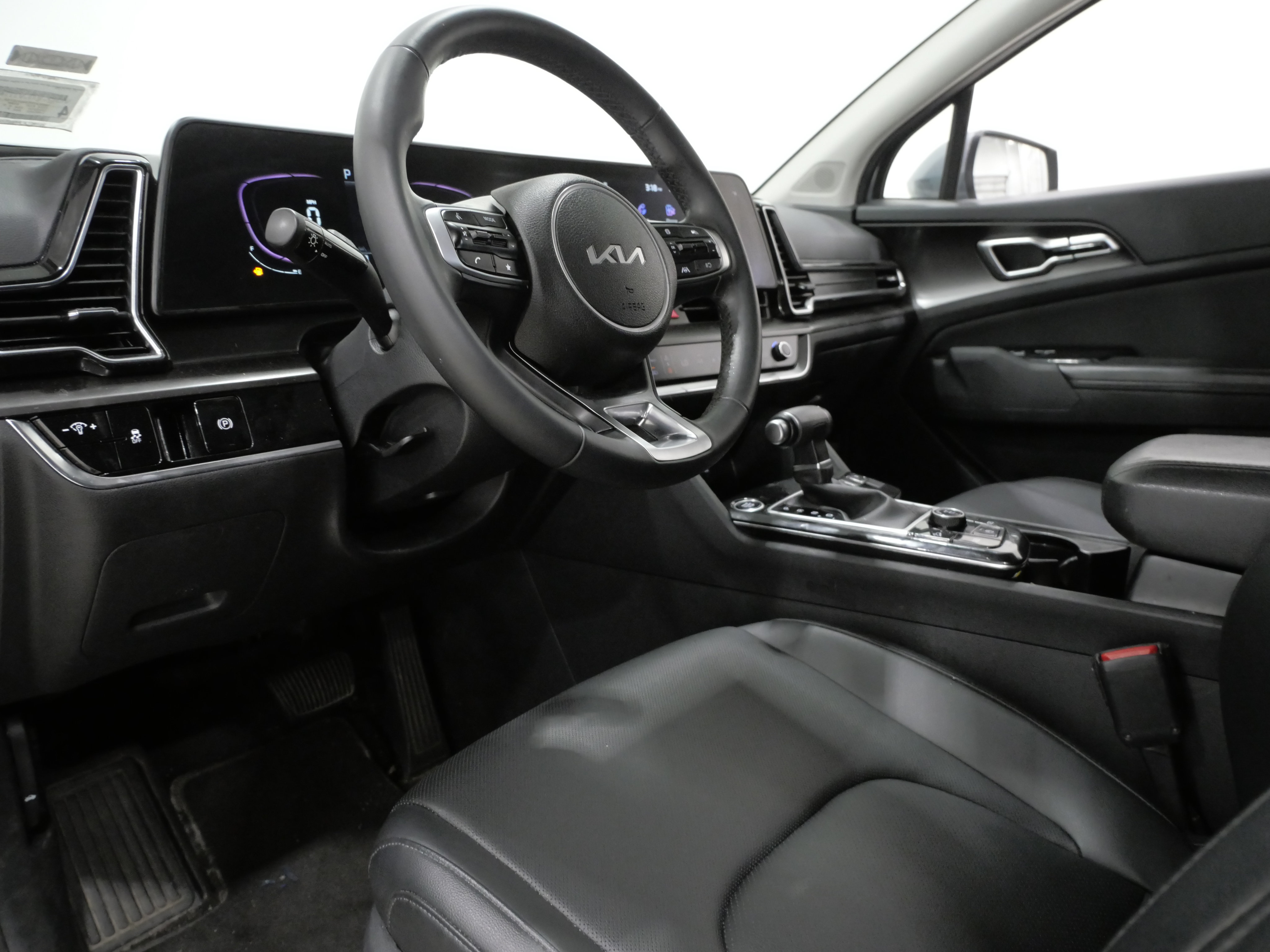 Used 2024 Kia Sportage EX AWD/4WD image 11
