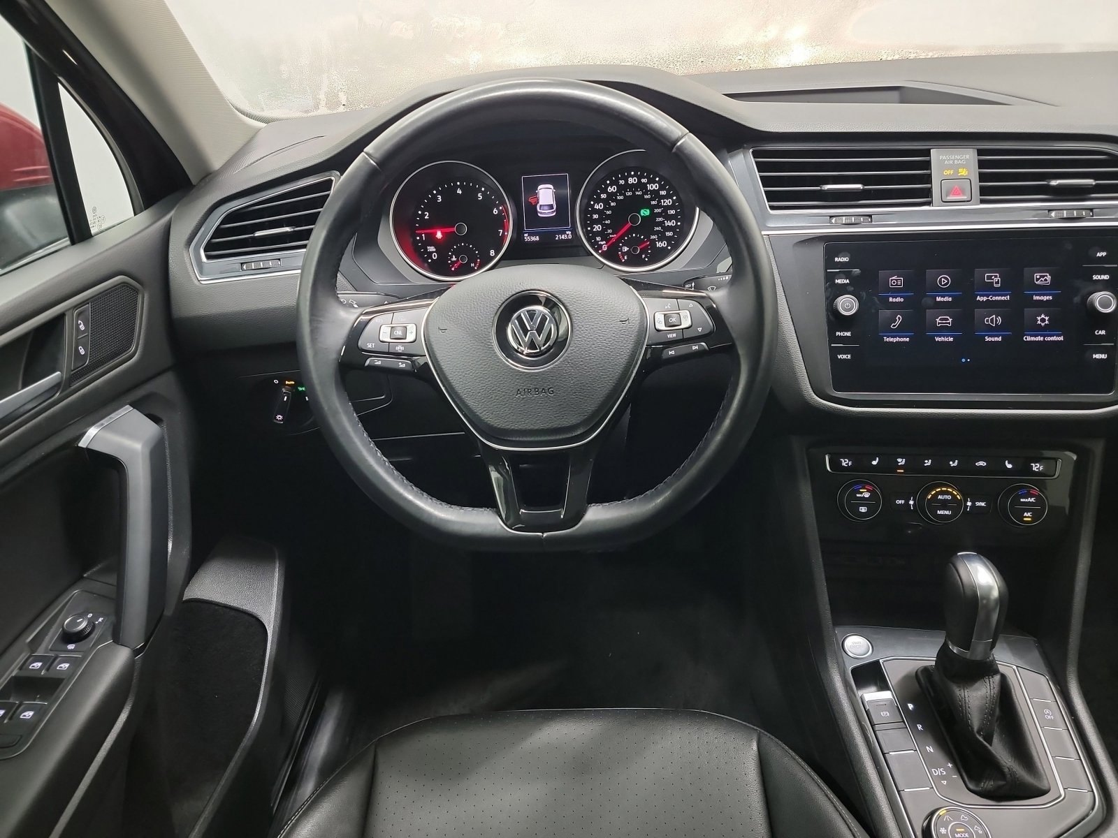 Used 2019 Volkswagen Tiguan SE w/ Panoramic Sunroof Package image 16