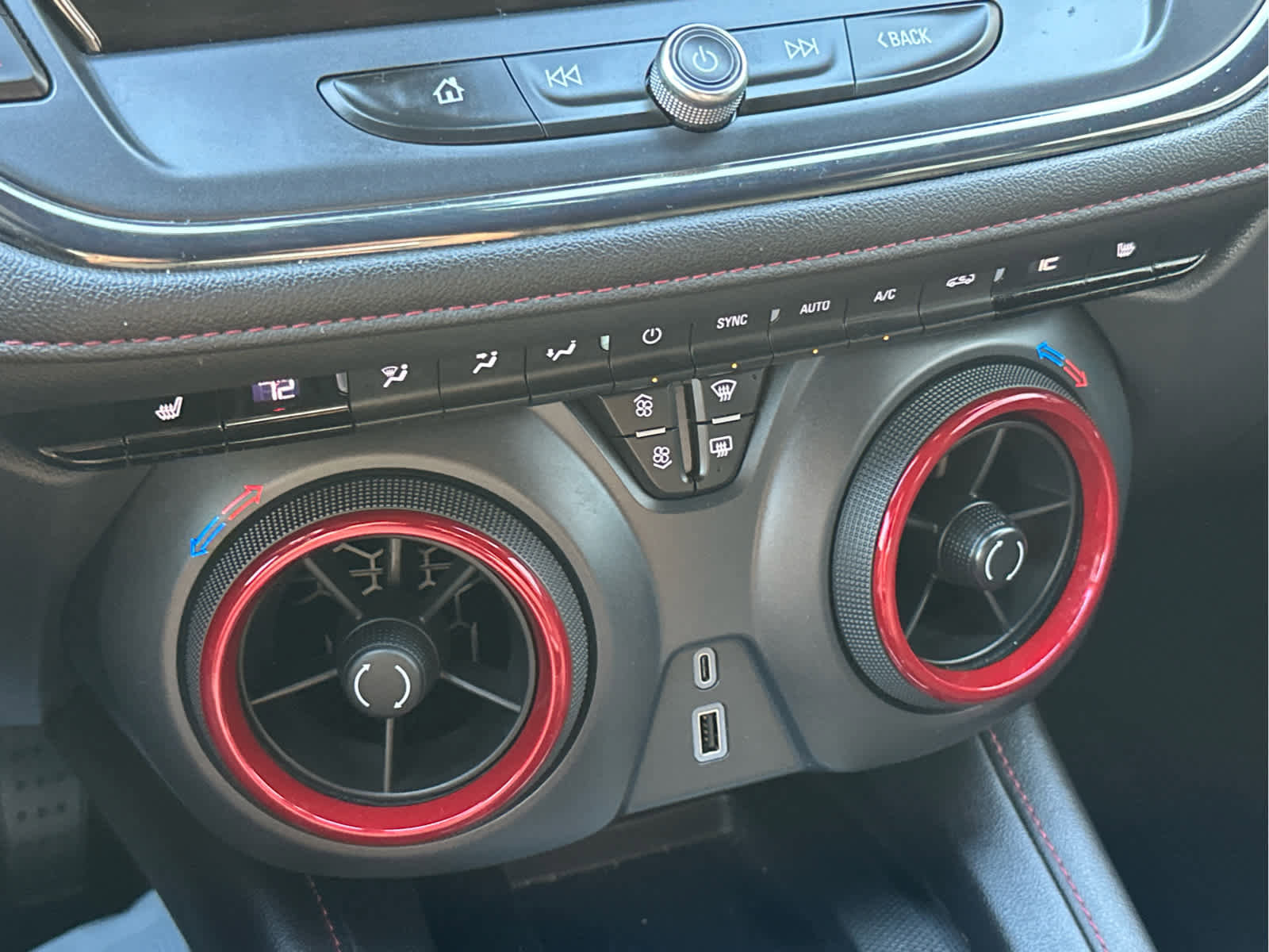 Certified 2024 Chevrolet Blazer RS w/ Driver Confidence II Package image 31