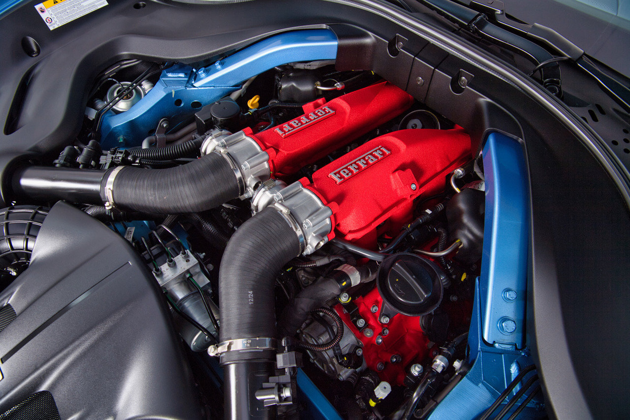 Certified 2025 Ferrari Roma Spider RWD image 37