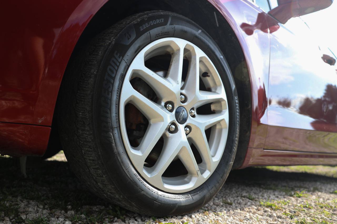 Used 2016 Ford Fusion SE FWD image 29